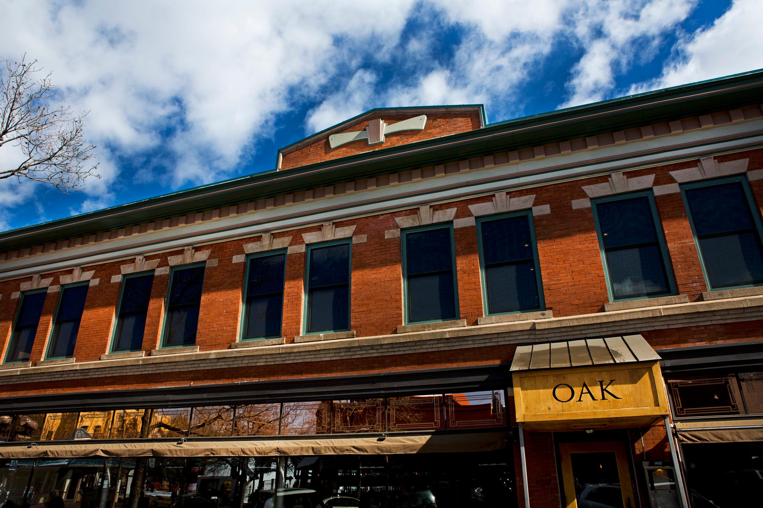 Exterior view of Oak restaurant