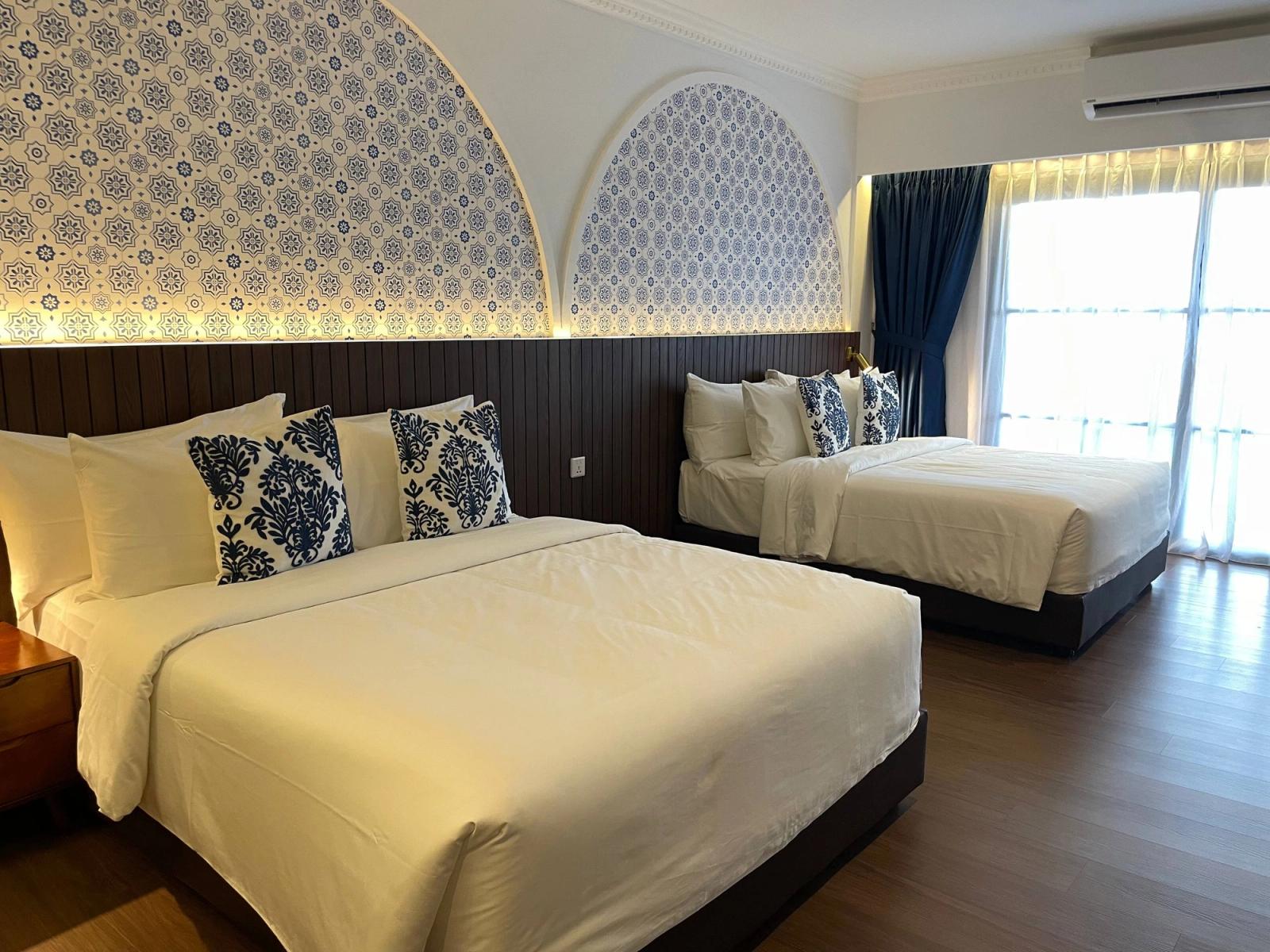 The Lisbon Melaka — 16