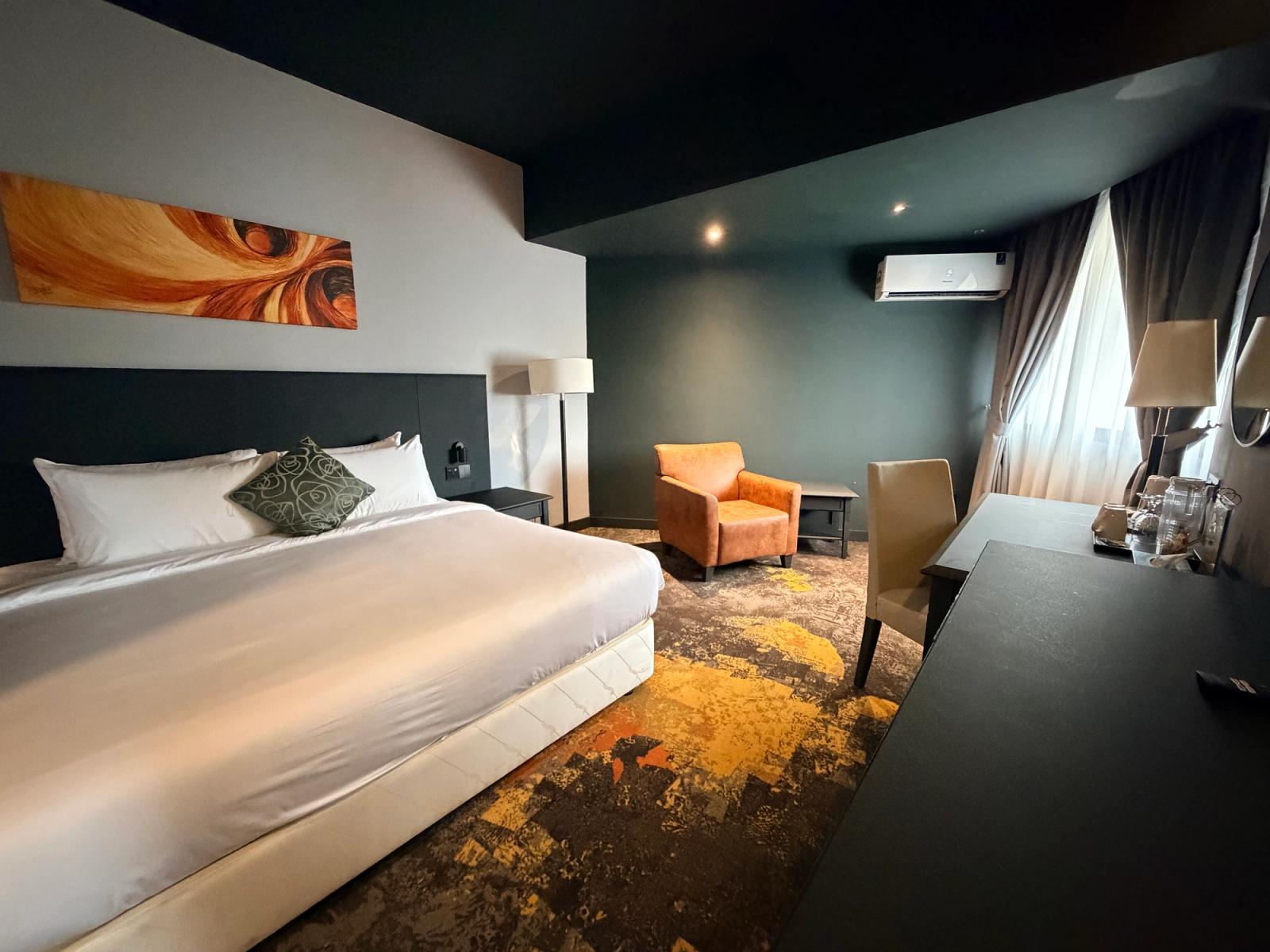 Hotel — 9