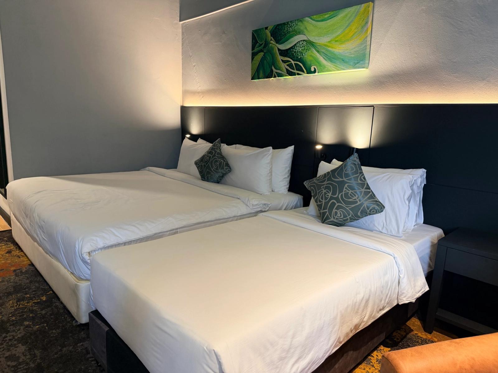 Hotel — 10