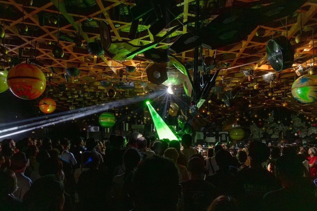Laser beams and cosmic lighting at FINALBY( ) Tokyo performance