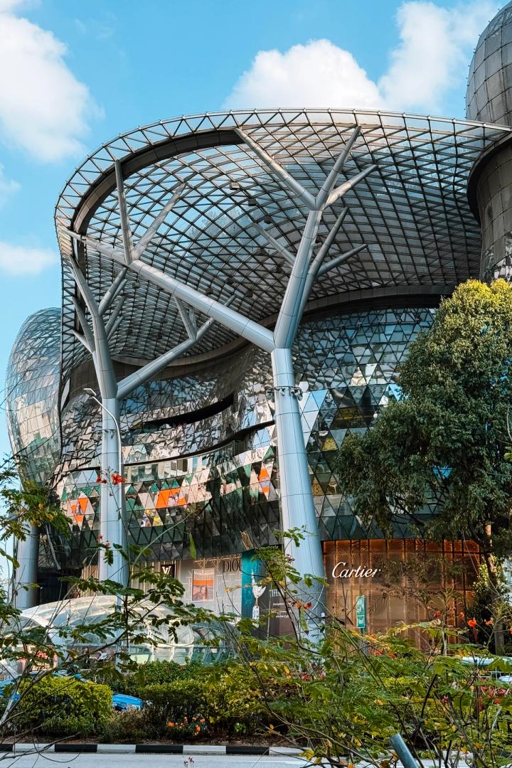 shopping mall on orchard street, Singapore