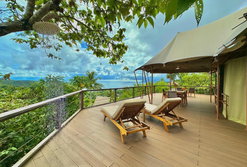 Palau Carolines Resort