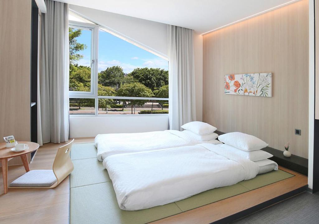 Dandy Hotel