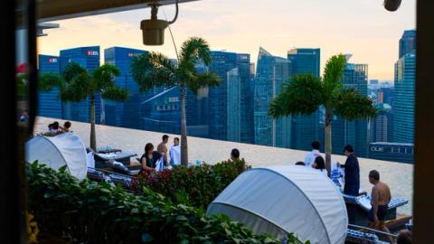 infinity pool on top of marina bay sands hotel, Singapore