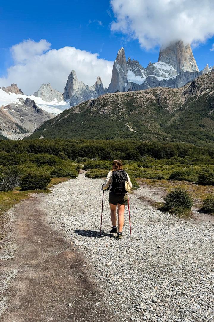 woman hiking to laguna de los tres in el chalten, argentina