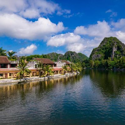 Emeralda Resort Tam Cốc