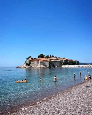 Sveti Stefan beach