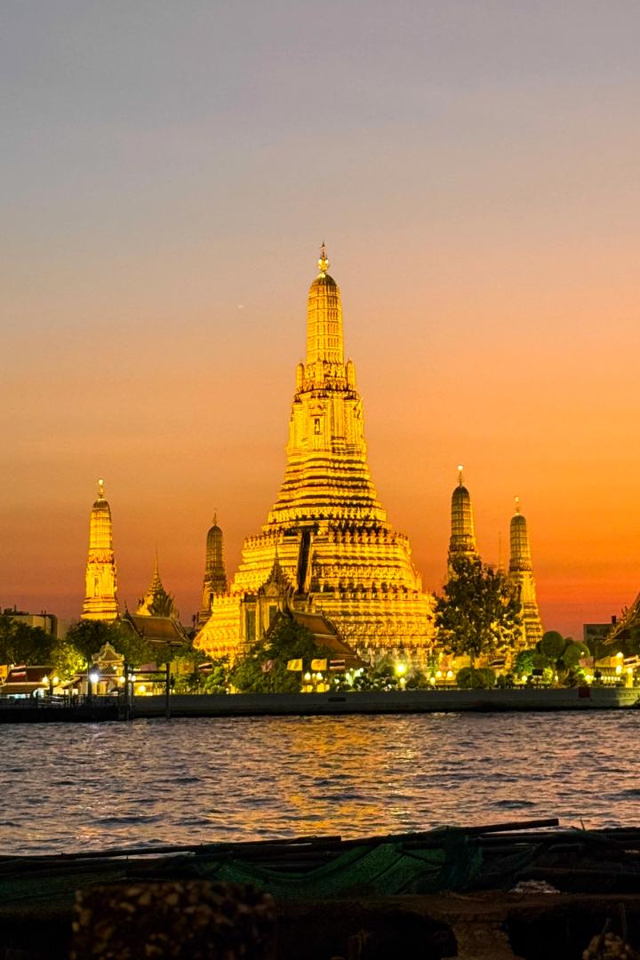 wat arun at sunset in bangkok, thailand