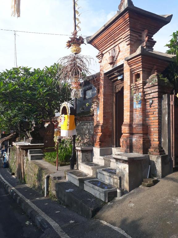 Adi House Homestay