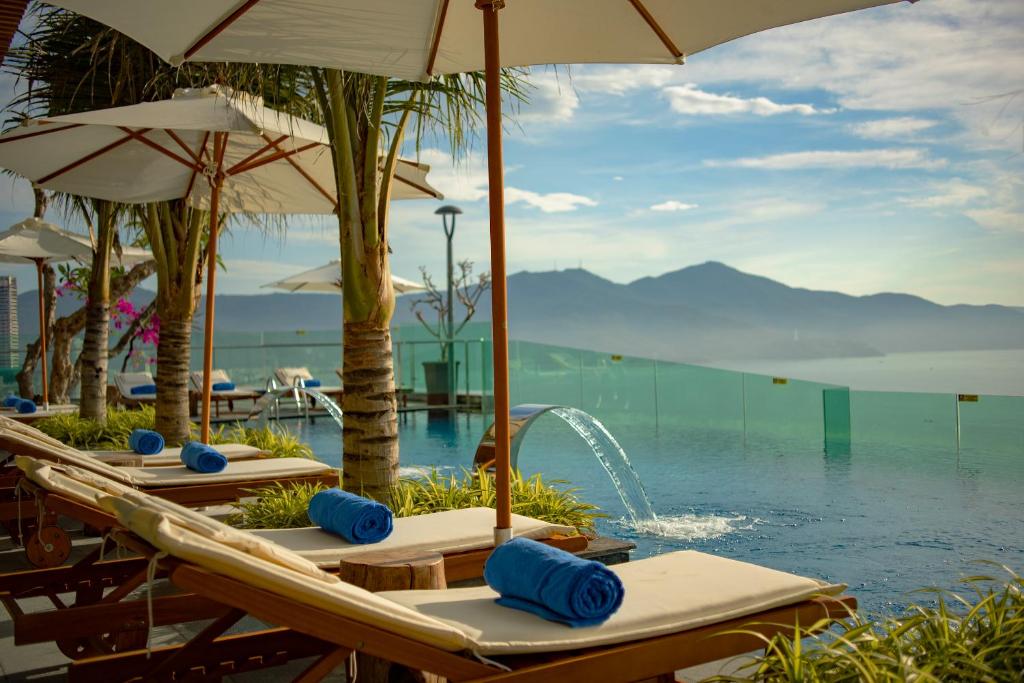 Sala Danang Beach Hotel