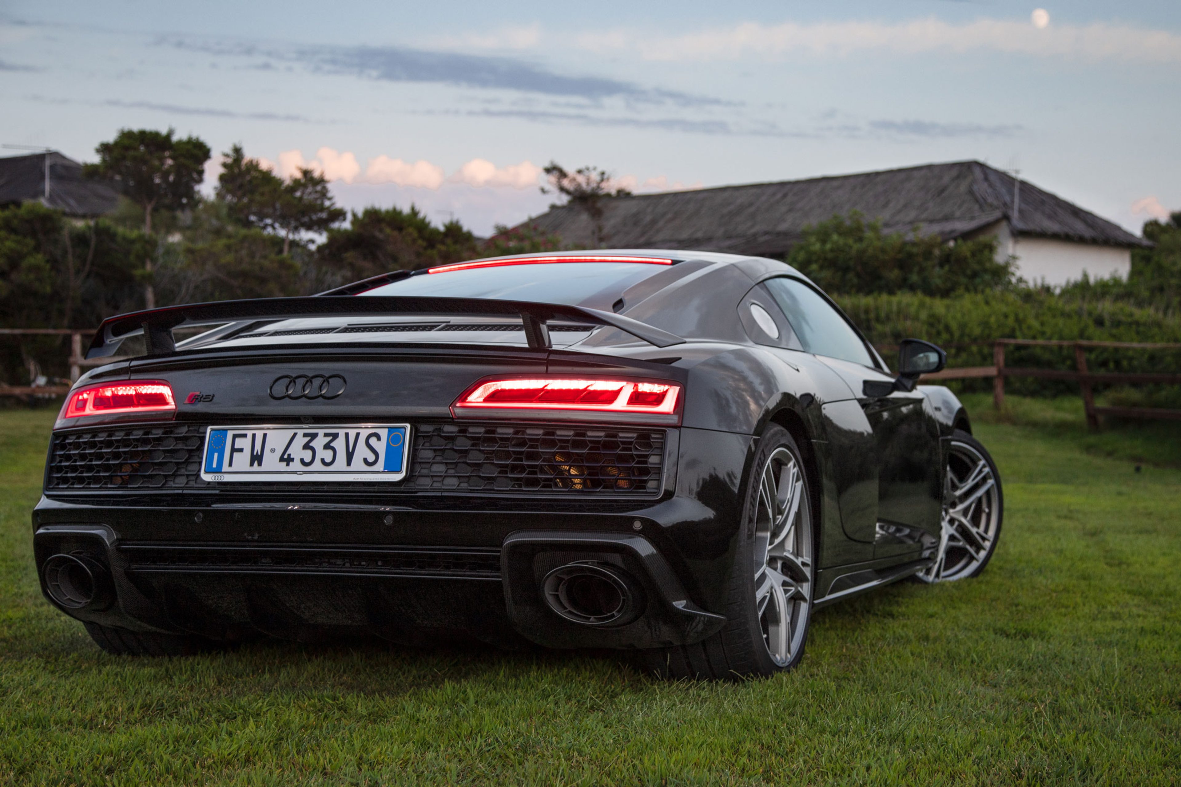 Audi R8 V10
