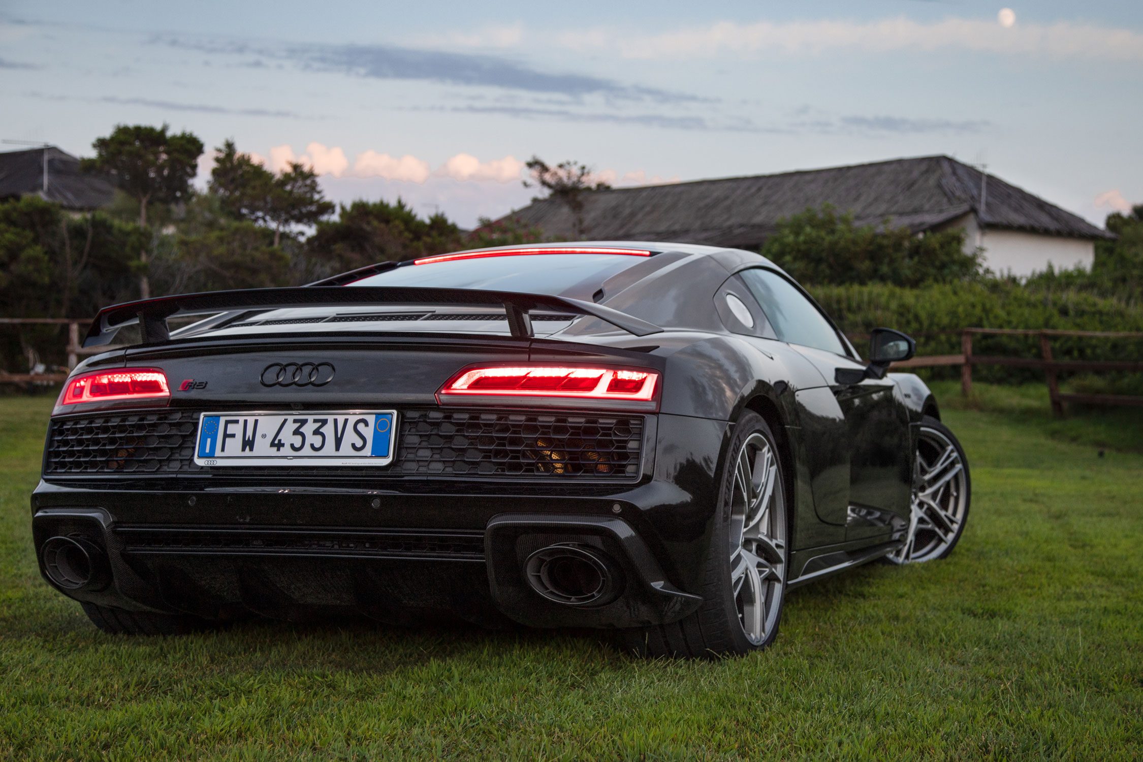 Audi R8 V10