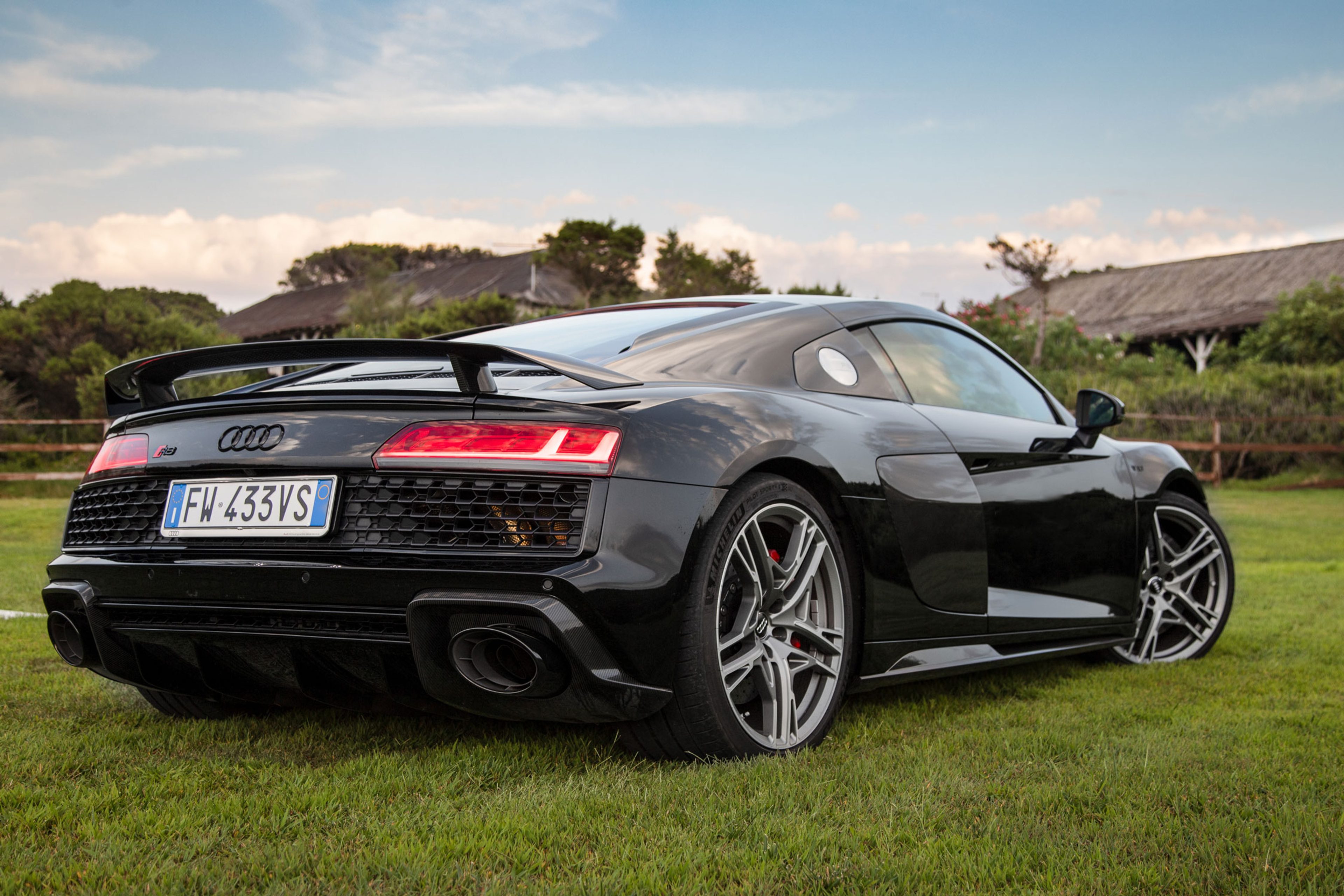 Audi R8 V10