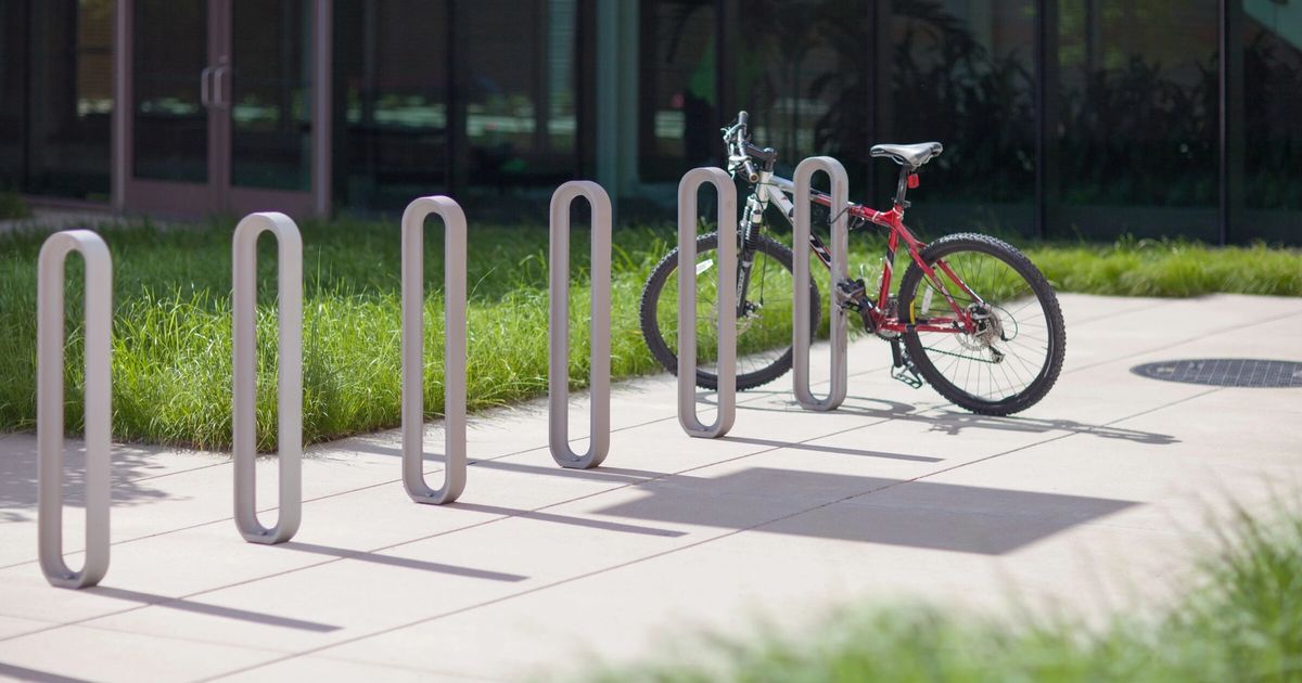 Trio Bike Rack Forms Forms+Surfaces: オリンピア バイクラック(自転車止め)