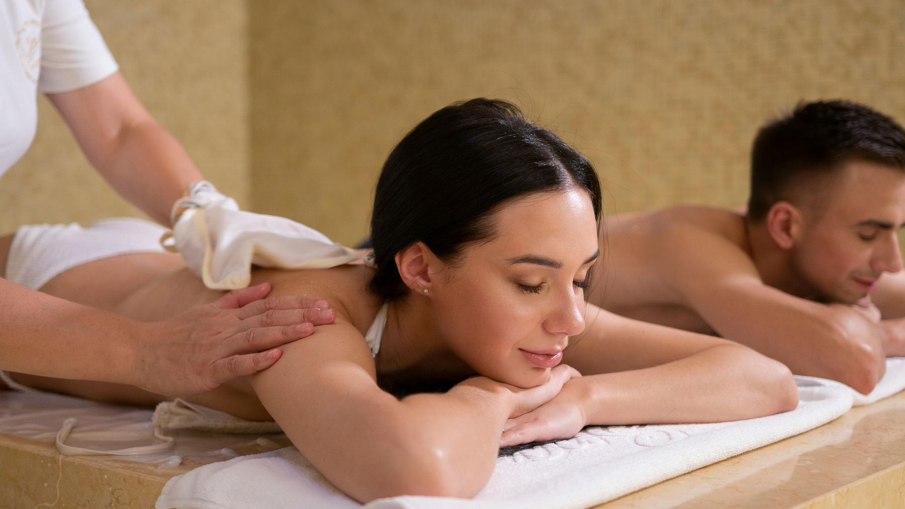 Couples massage