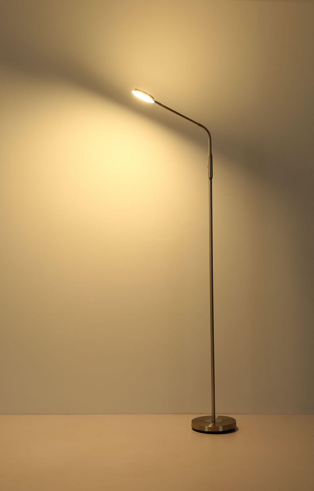 GLOBO SILVIO 58504SN stojanová lampa