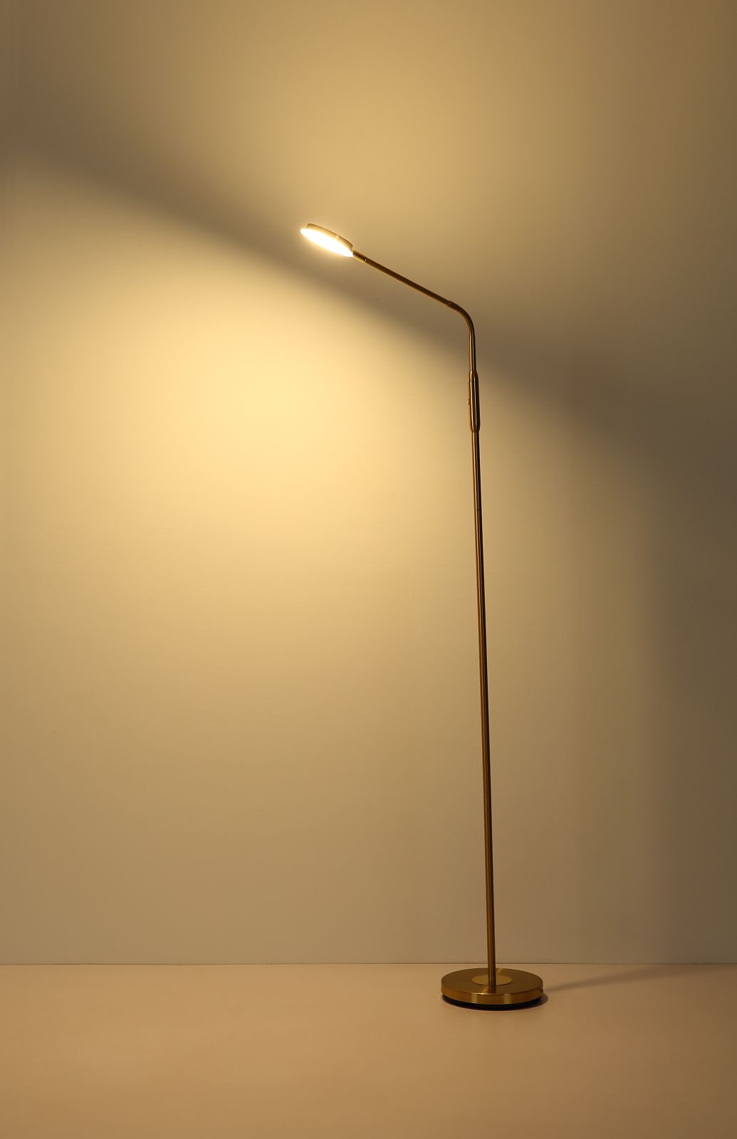 GLOBO SILVIO 58504SM stojanová lampa