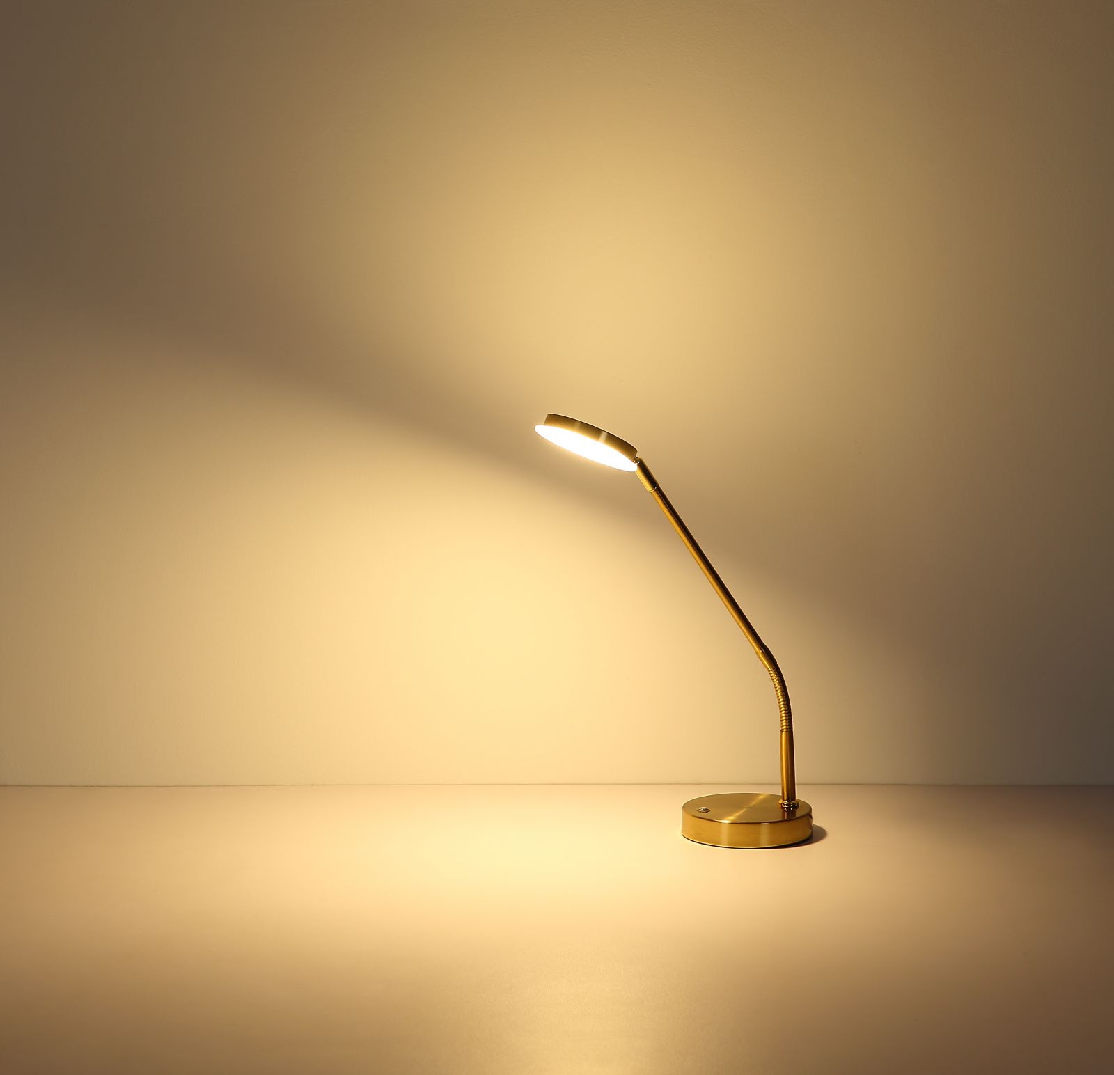 GLOBO SILVIO 58504TM stolová lampa
