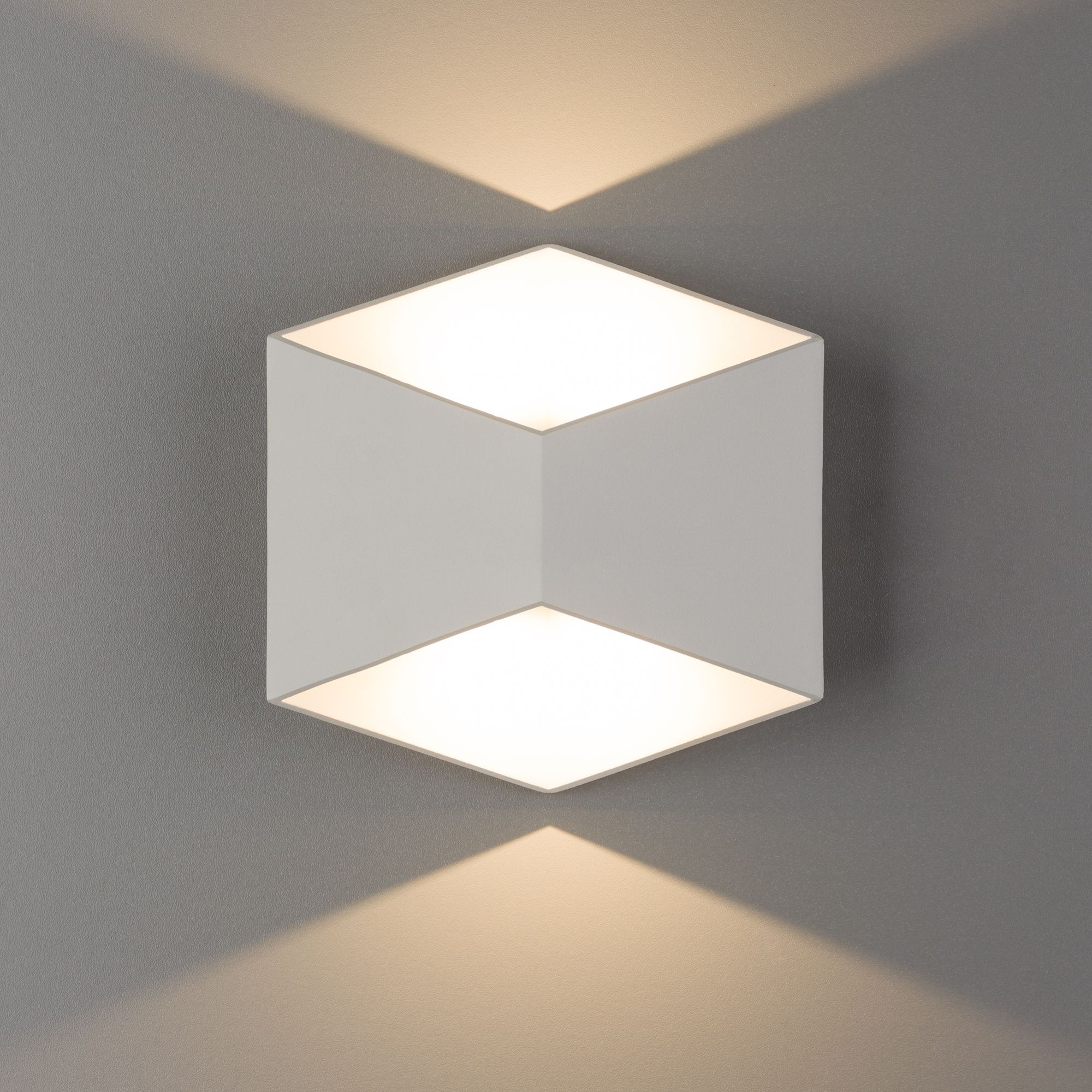 TRIANGLES LED WHITE 8143
