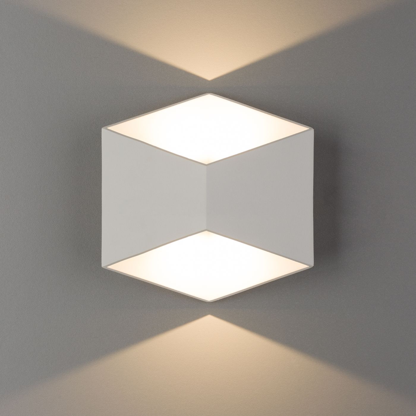 TRIANGLES LED WHITE 8143