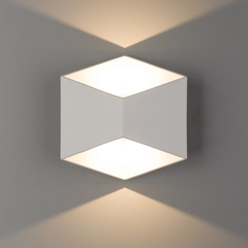 TRIANGLES LED WHITE 8143