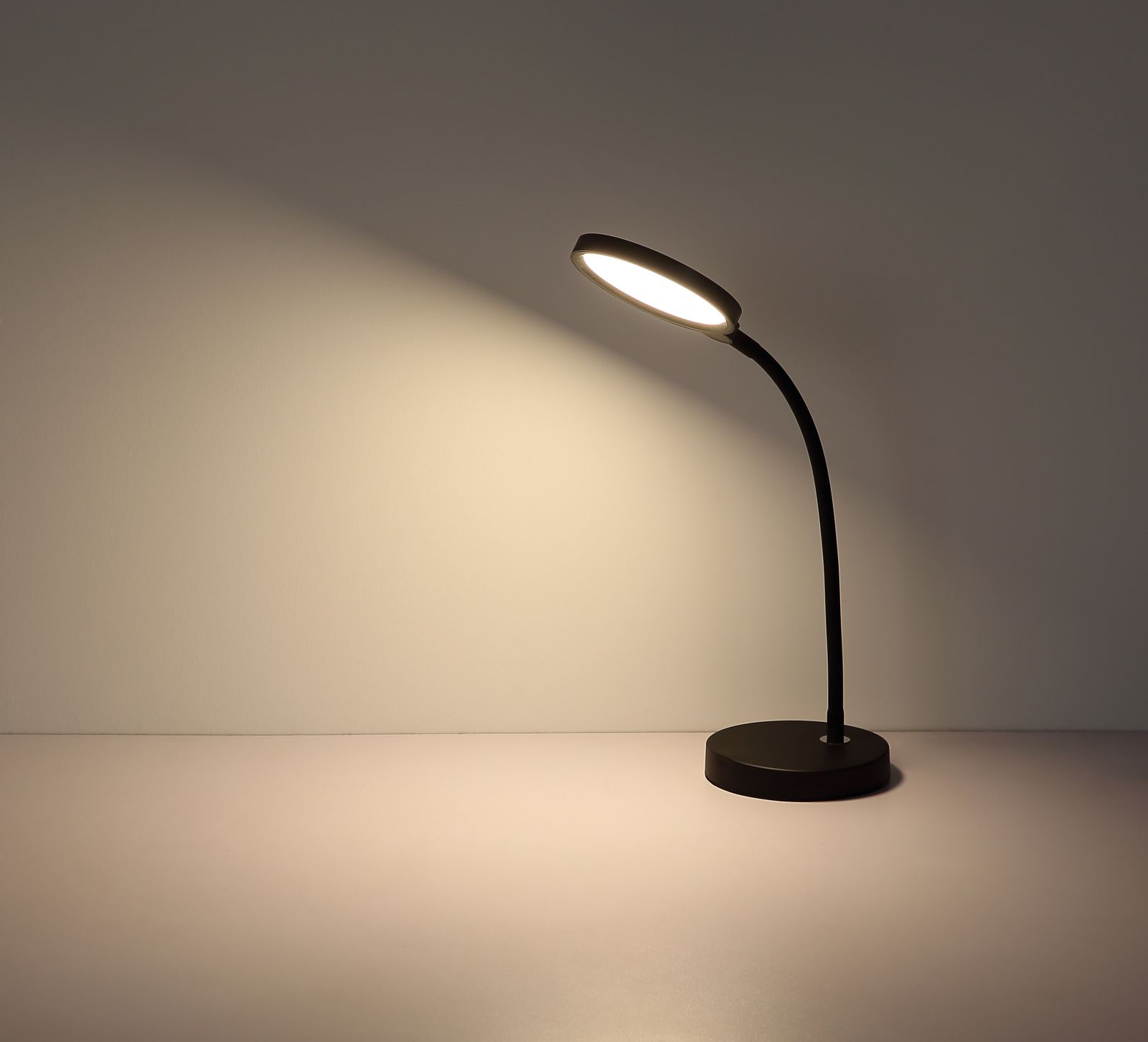 GLOBO KALDERON 58503T stolová lampa