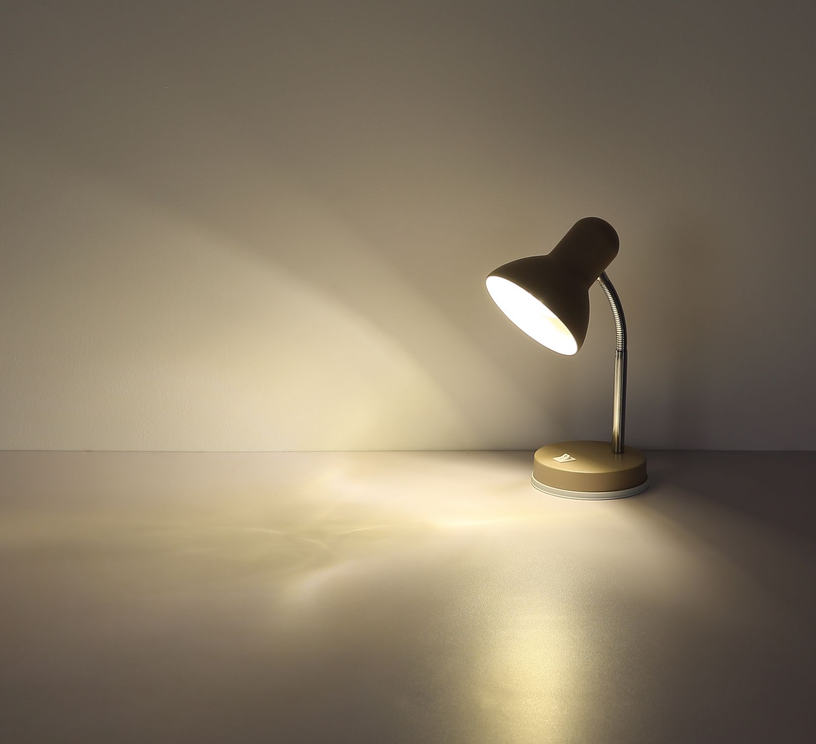 GLOBO BASIC 2485SA stolová lampa