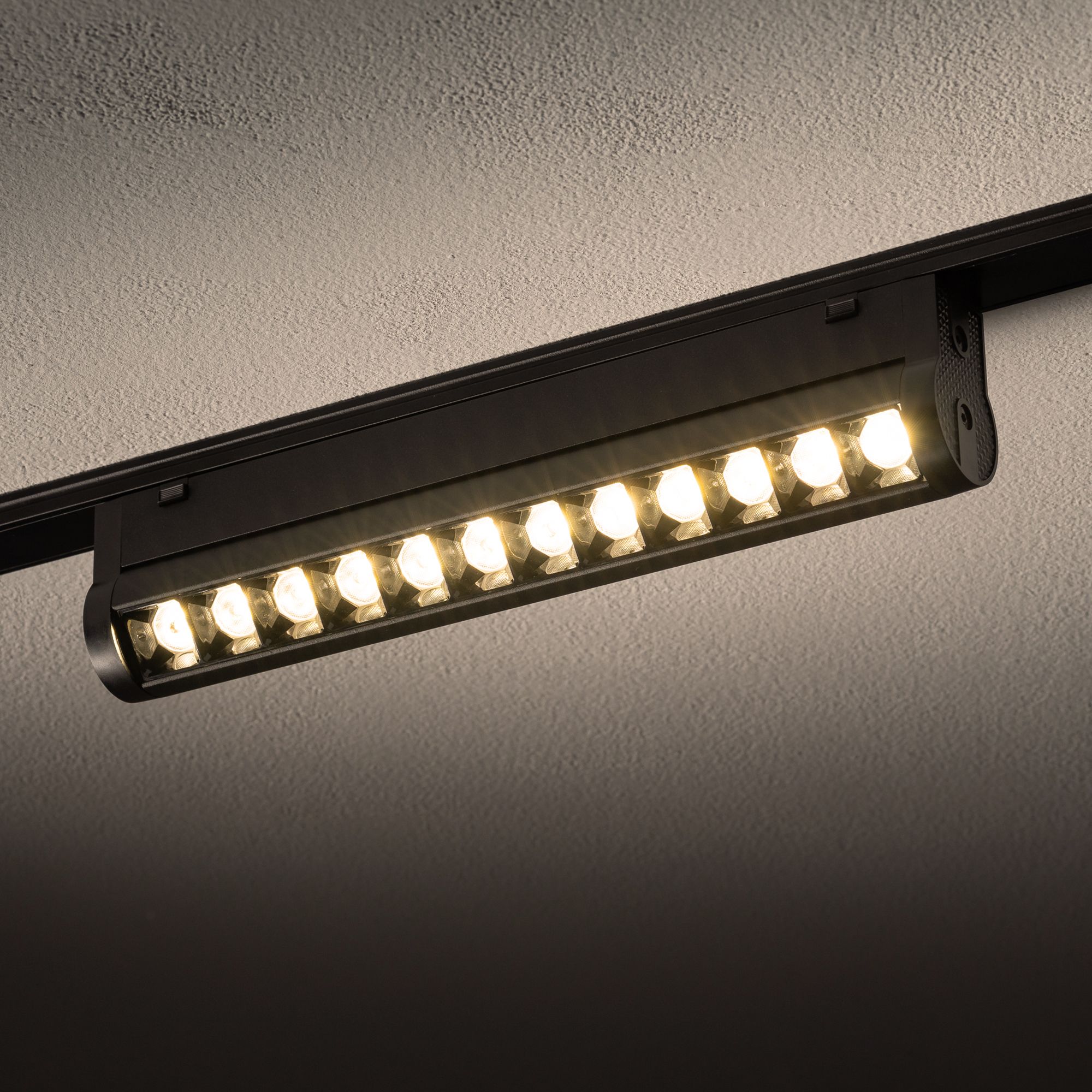 UT-LVM FOCUS SWING LED 12W 11311