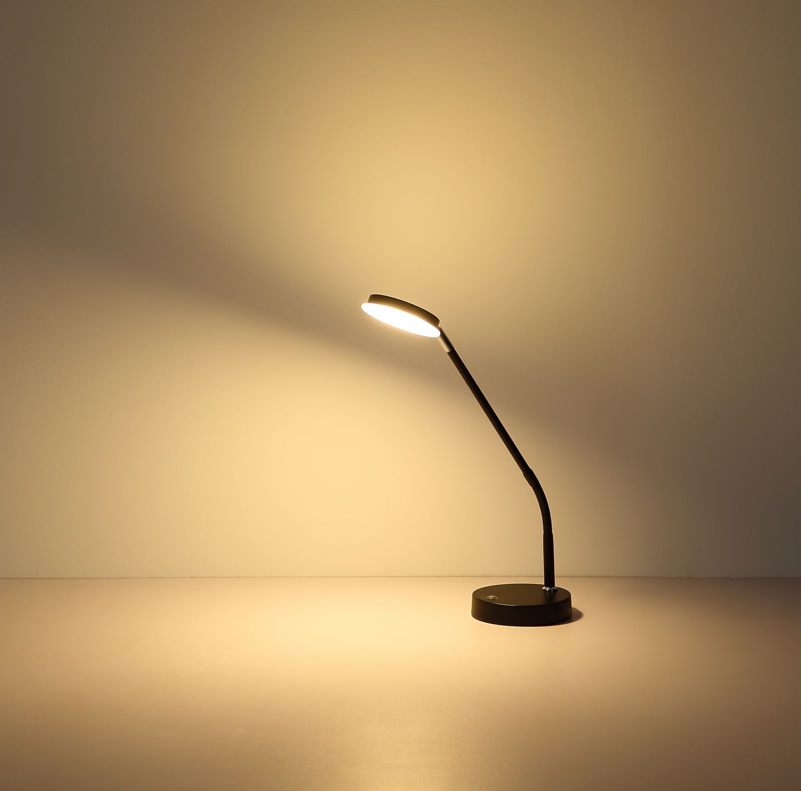 GLOBO SILVIO 58504TS stolová lampa