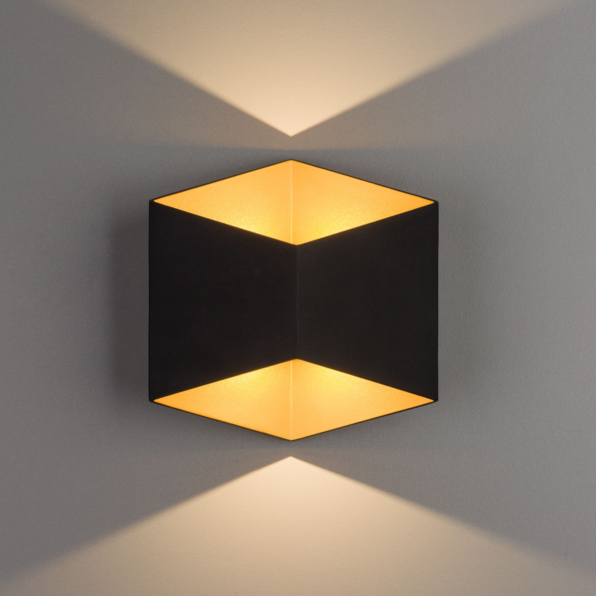 TRIANGLES LED BLACK-GOLD 8141