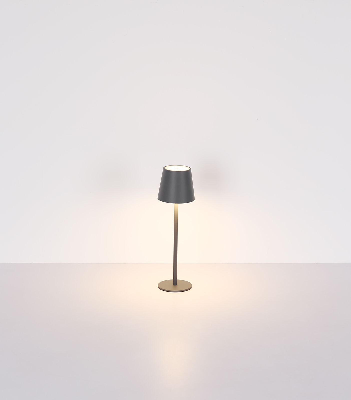 GLOBO VANNIE I 58488S stolová lampa