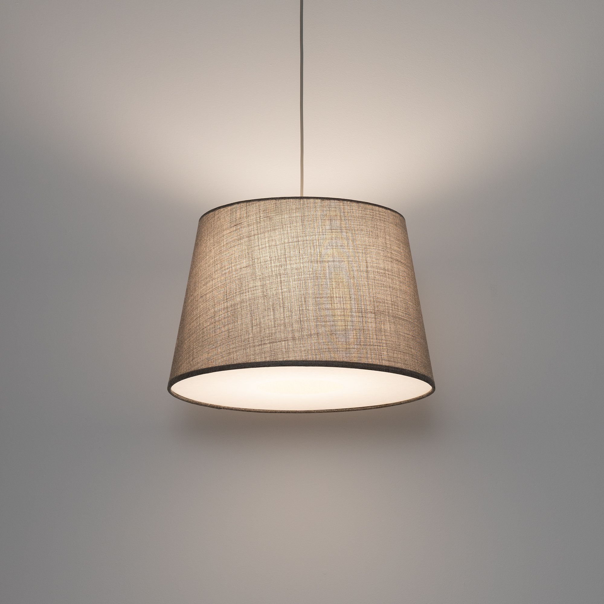 TUTOIA 11682
