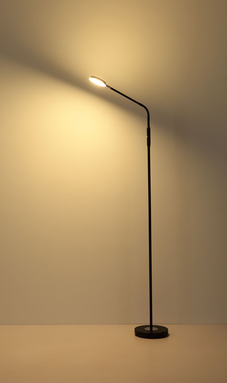 GLOBO SILVIO 58504SS stojanová lampa