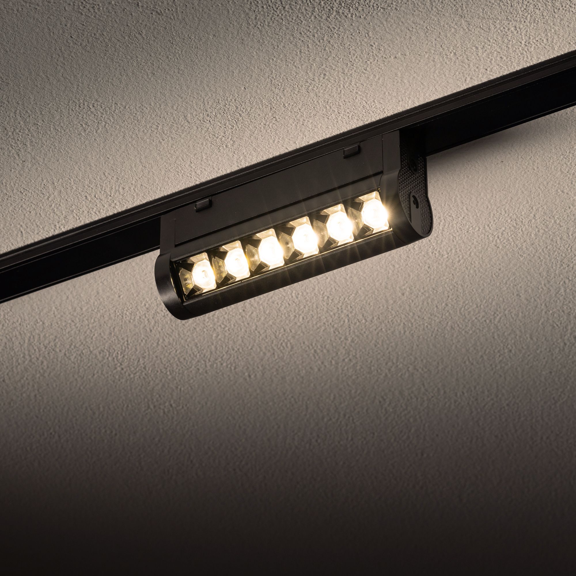 UT-LVM FOCUS SWING LED 6W 11310
