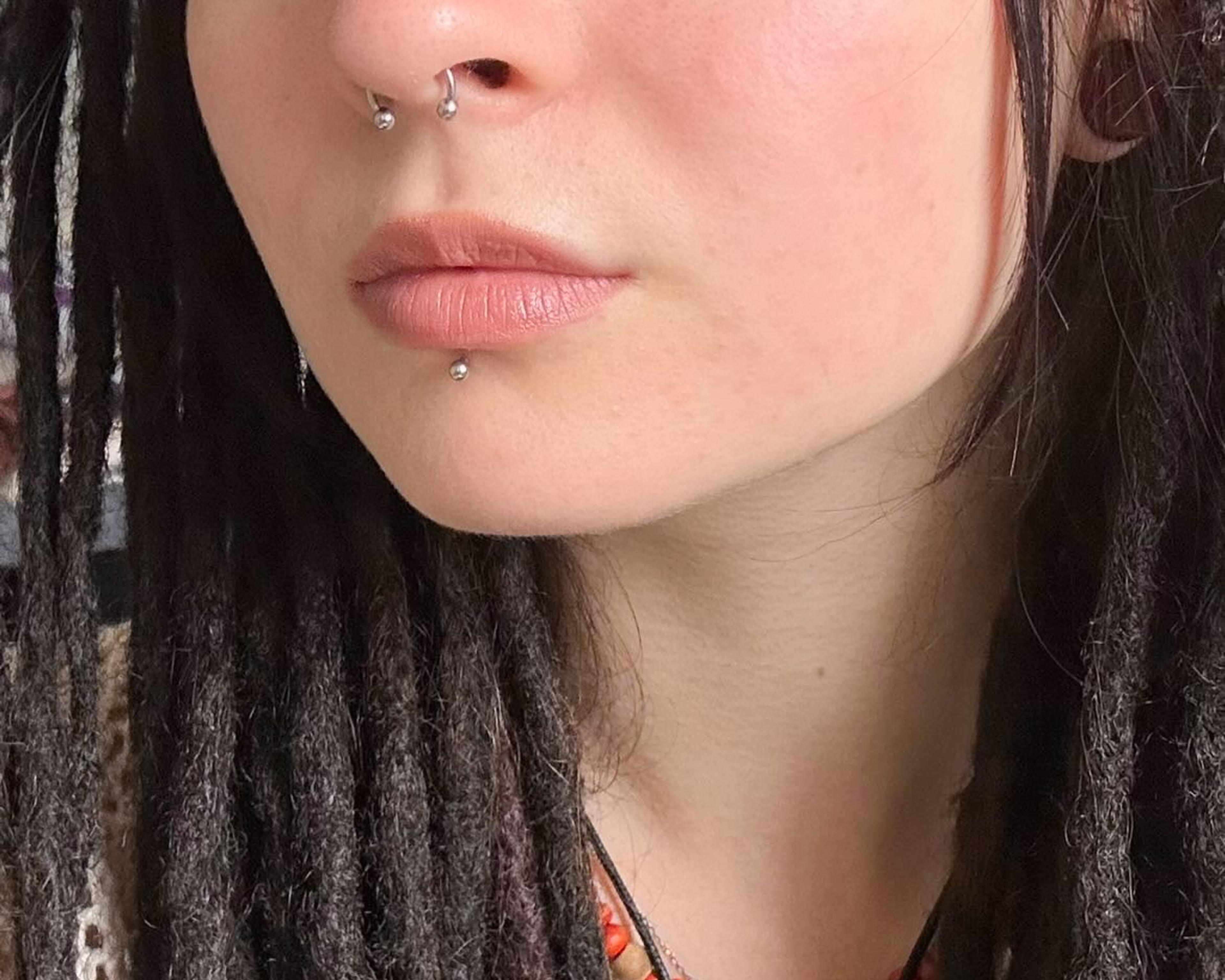 Nostril a piercing pery