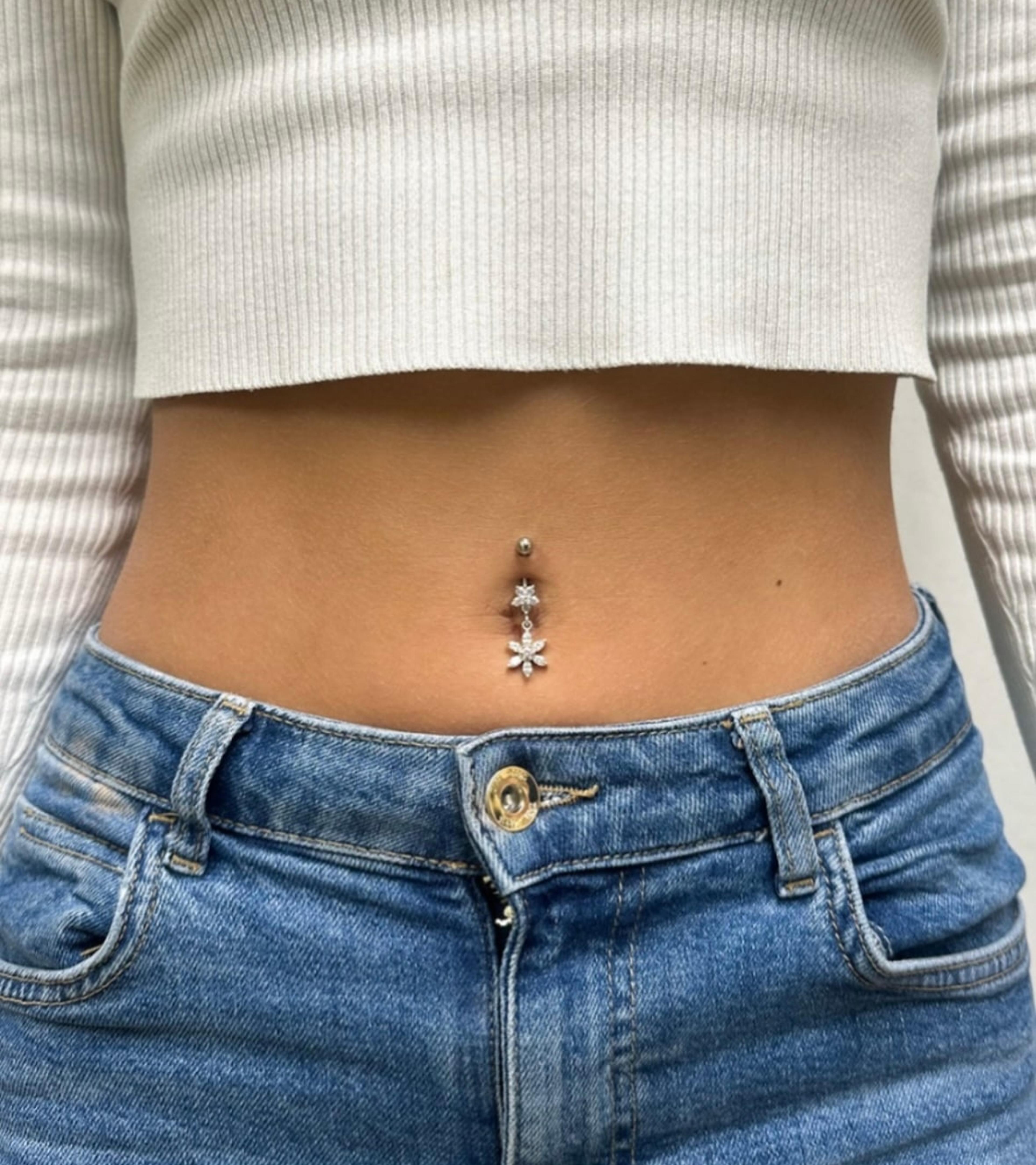 Piercing pupku