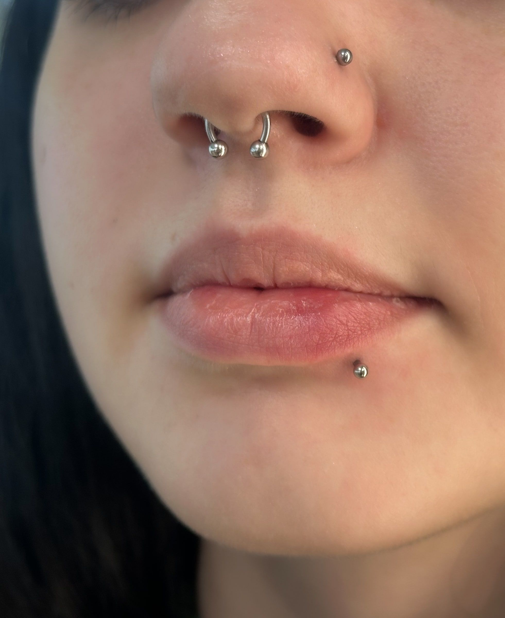 Septum, nostril a piercing pery