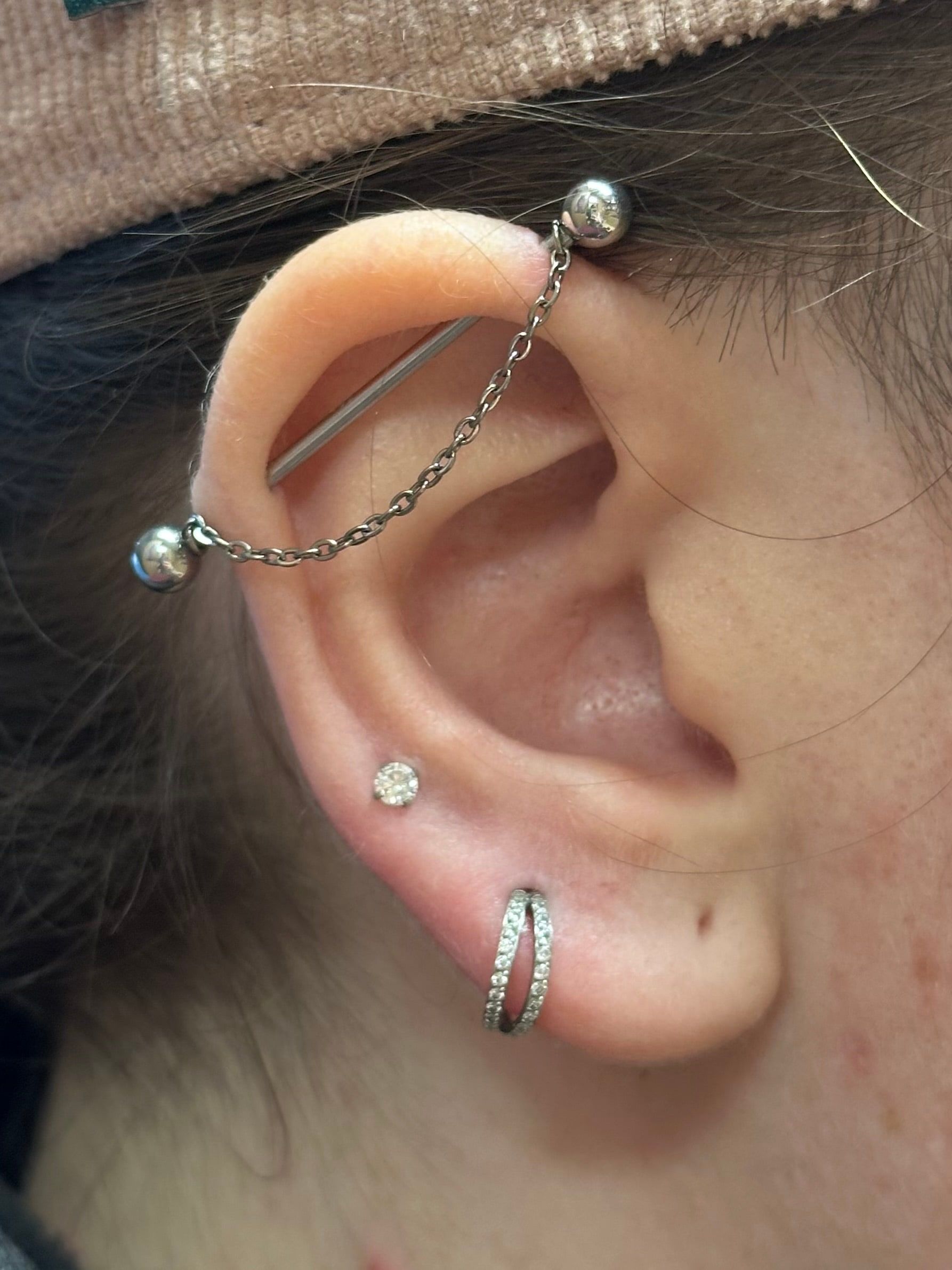 Industrial a piercingy laloka