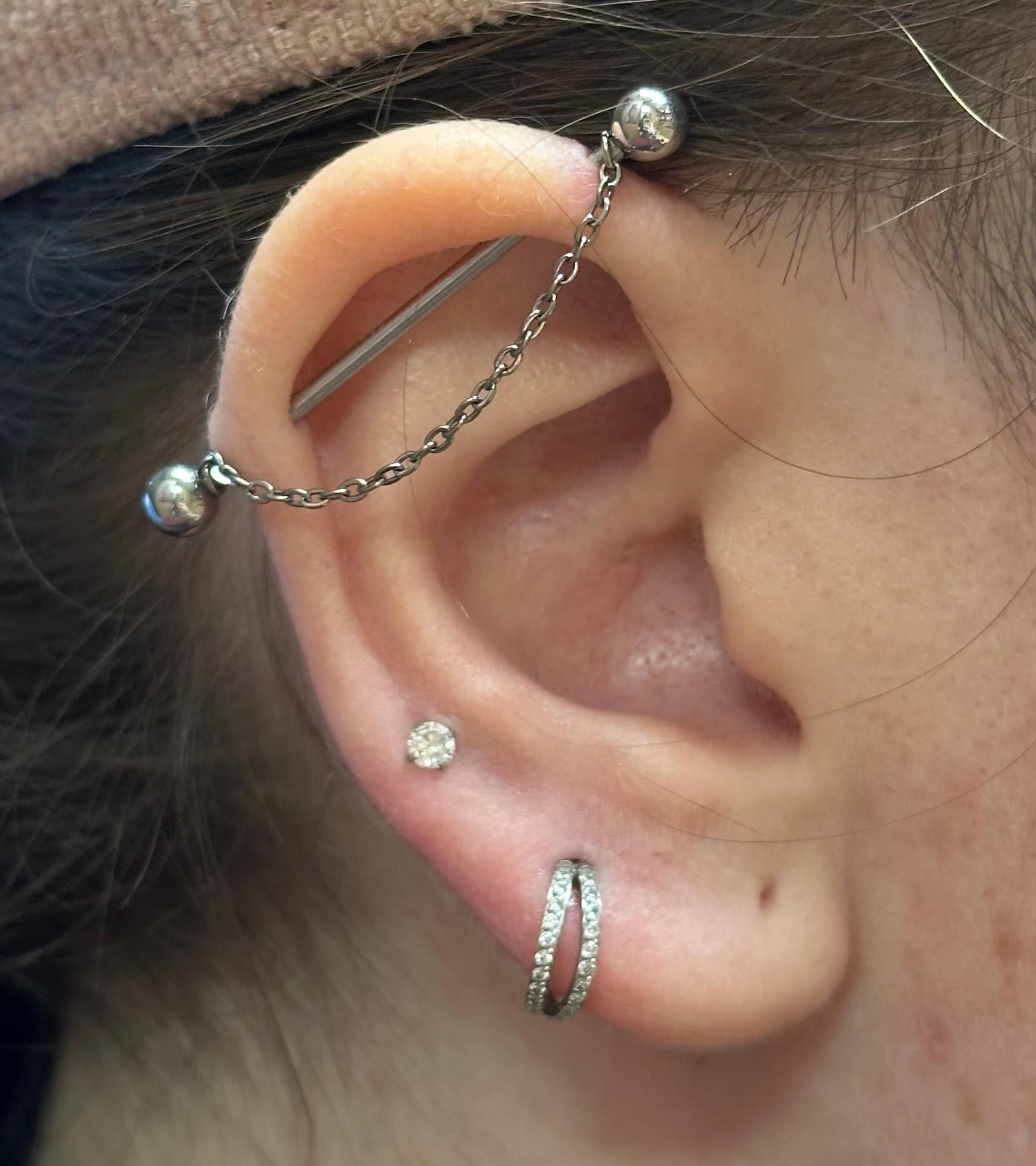 Industrial a piercingy laloka