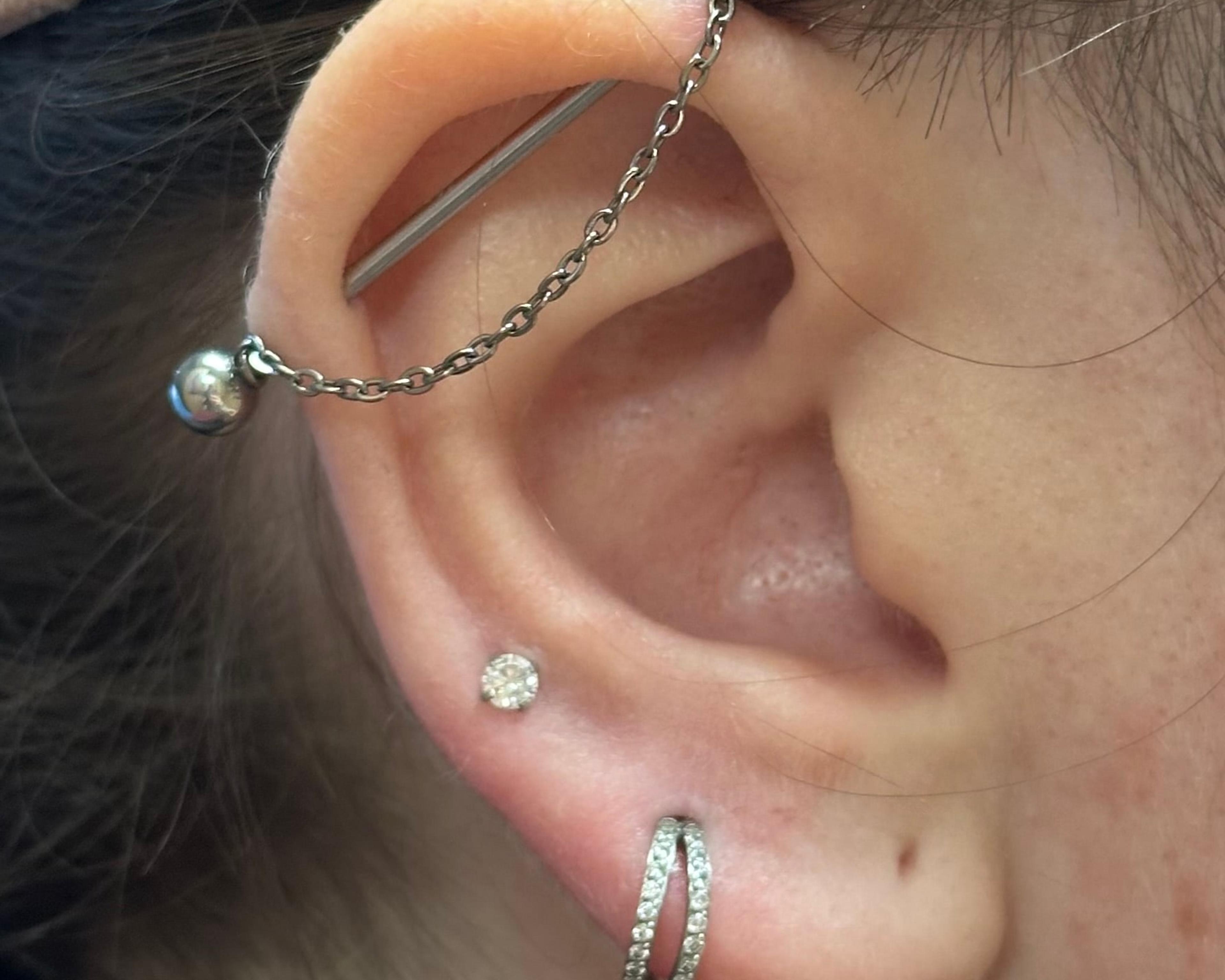 Industrial a piercingy laloka