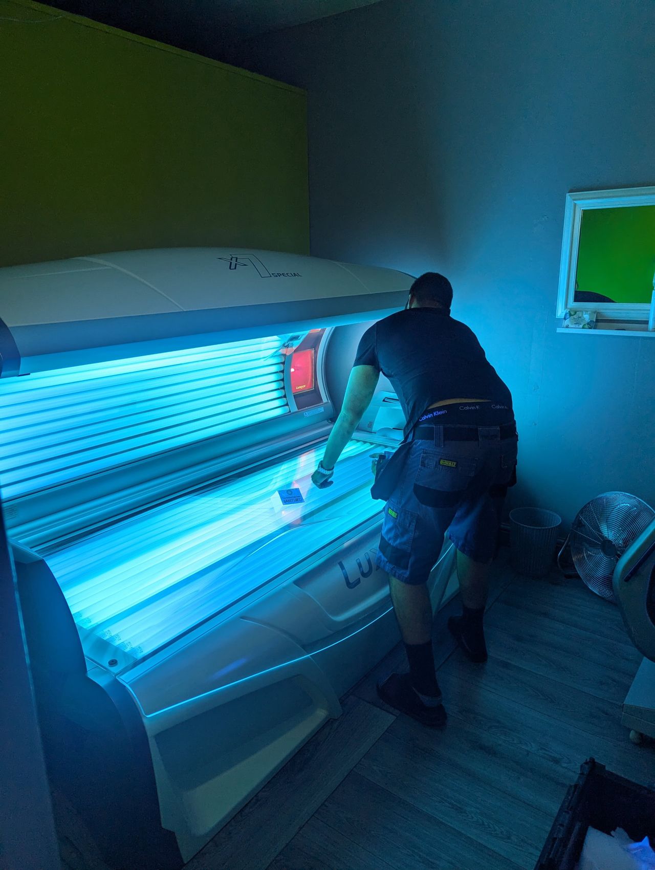 X7 displayed in a room with ample space to avoid the issue of overheating