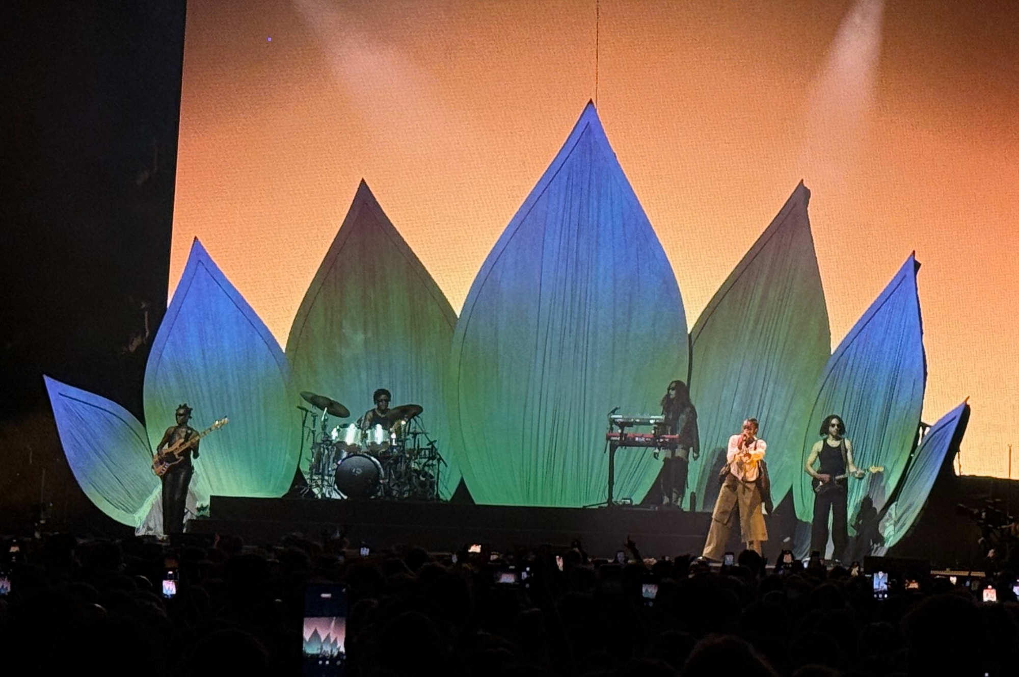 simz with full band