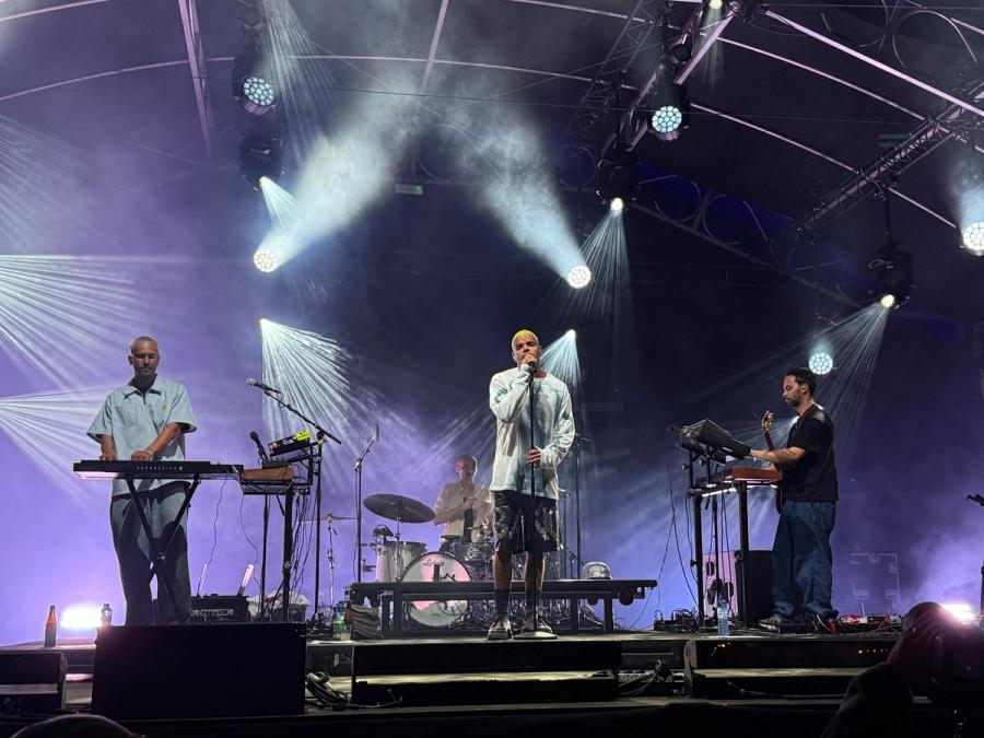 sef with band