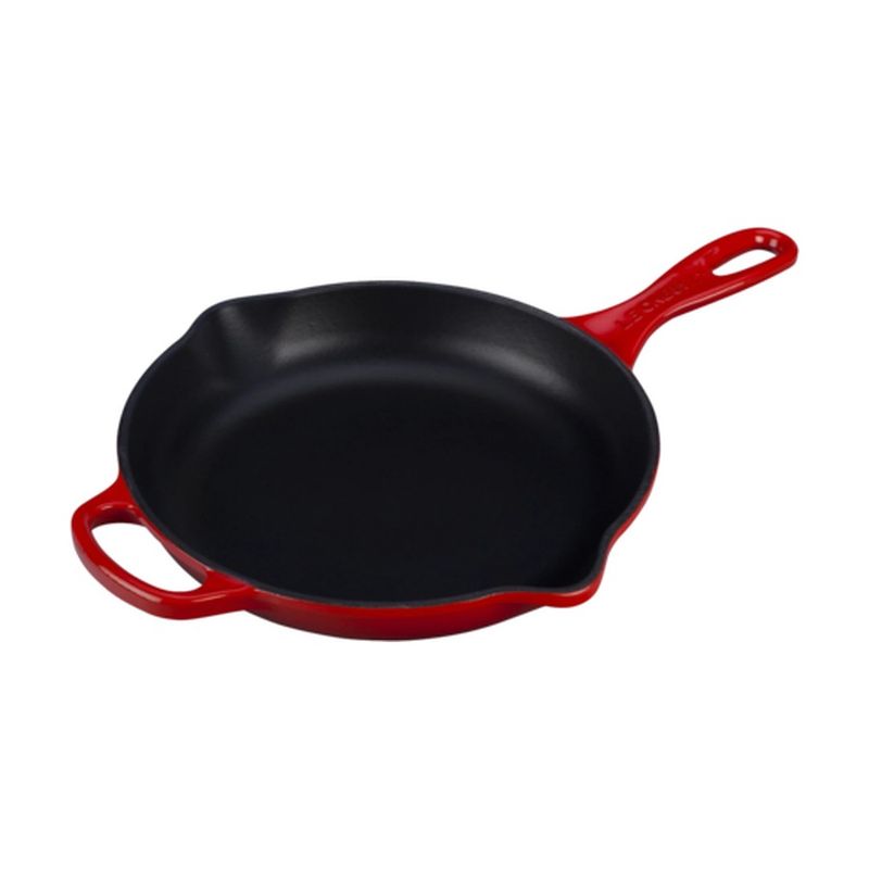 Le Creuset 9-inch Signature Skillet