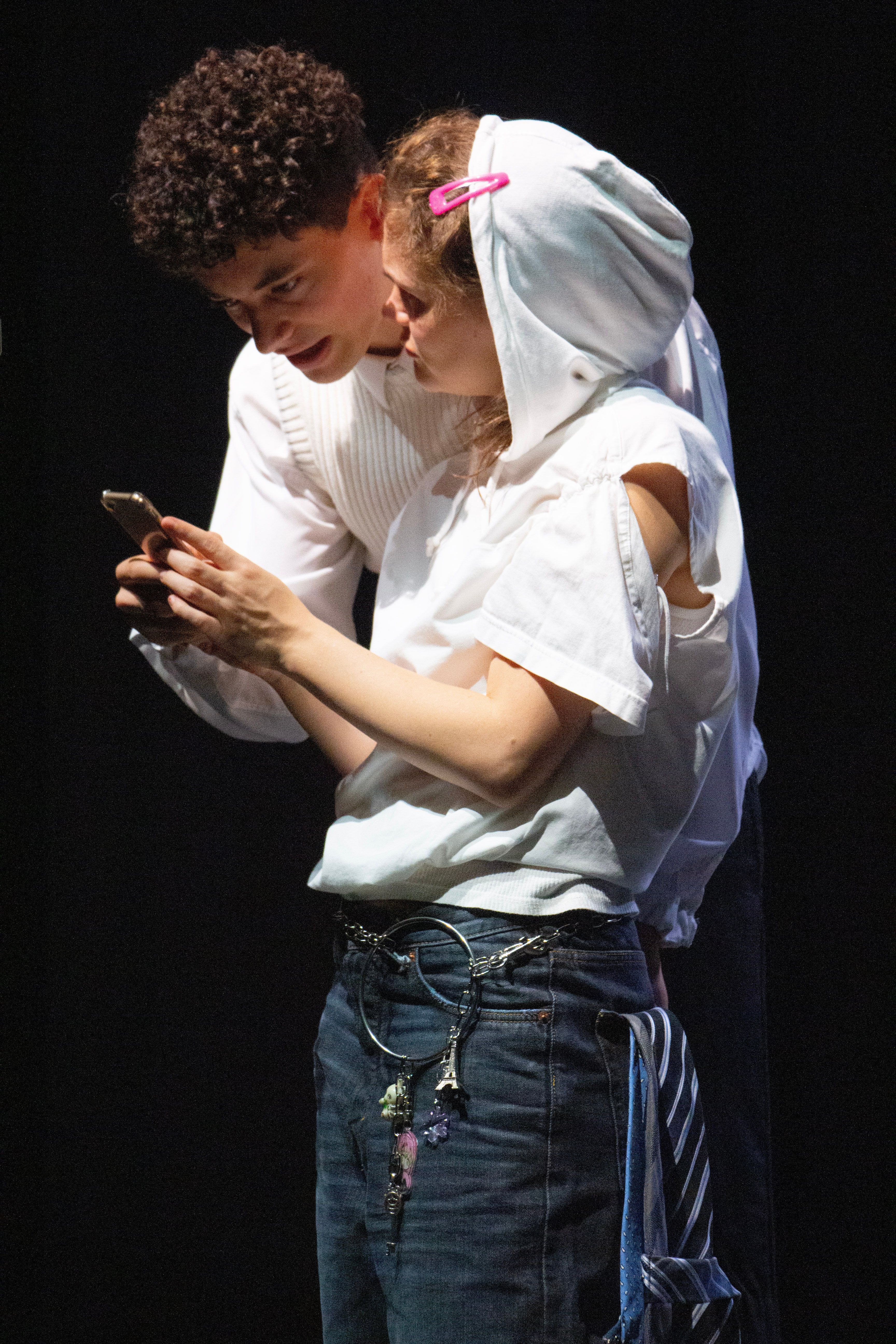 Austrian Fashion Association: WHO CARES WHAT YOU WEAR?