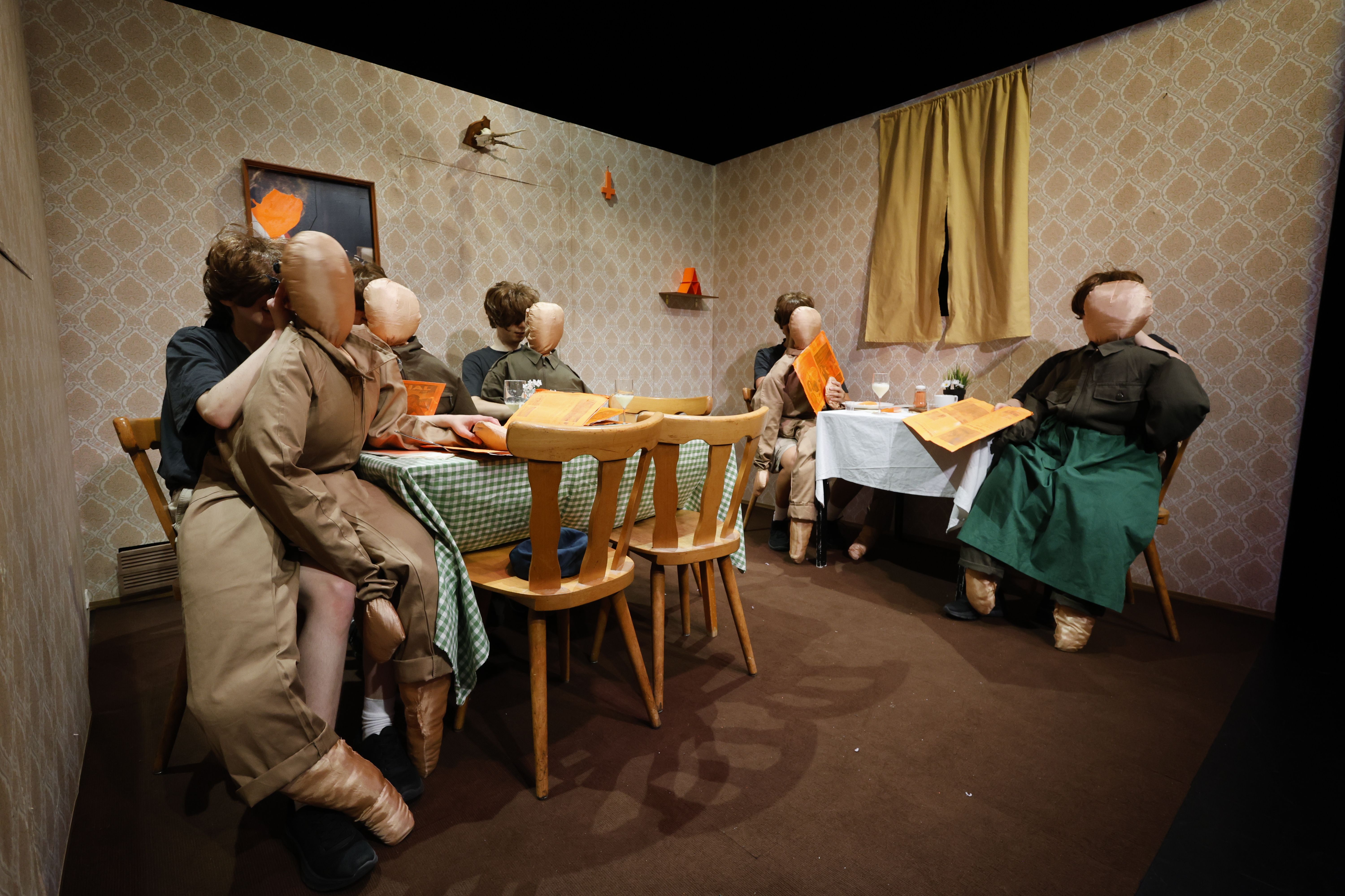 Theater am Ortweinplatz: KLEINES SABOTAGE-HANDBUCH