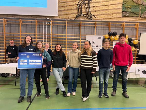Elevene som tar imot premiesjekk fra sparebank 1