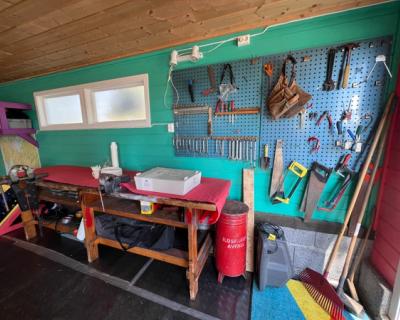 Arbeidsbenk og verktøy