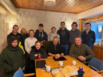 Hele gjengen poserer